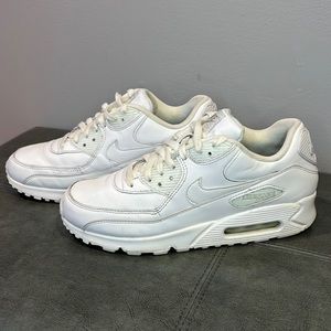 Men’s Nike Airmax 90  leather triple white size 9